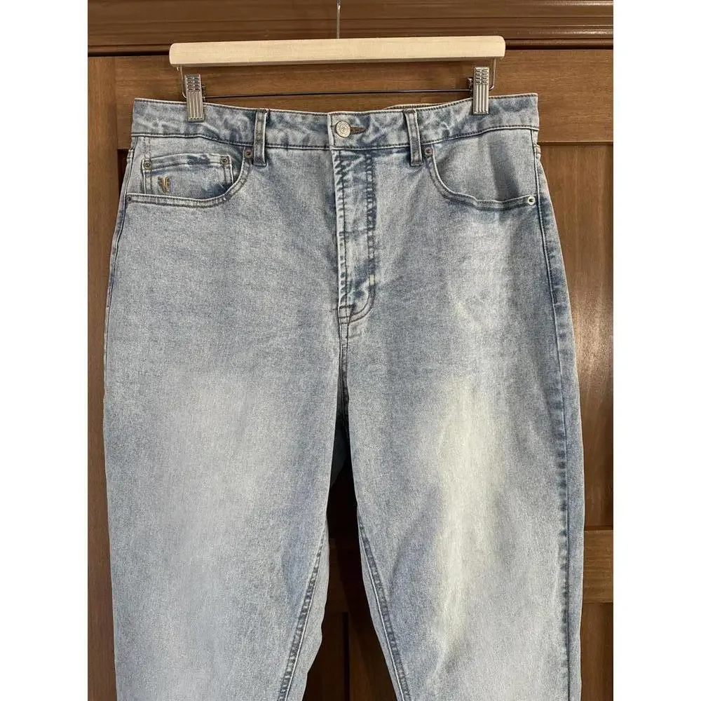 FRYE High Rise Straight Leg Light Wash Denim Jeans Women’s size 14/32 - Picture 2 of 15